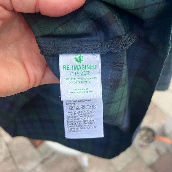 102. J Crew Black Watch plaid cotton poplin shirt in signature fit, Size Medium - Picture 12 of 15